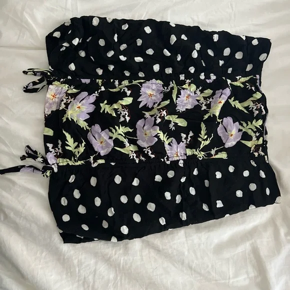 Urban Outfitters Black Floral Mini Skirt - Picture 1 of 2